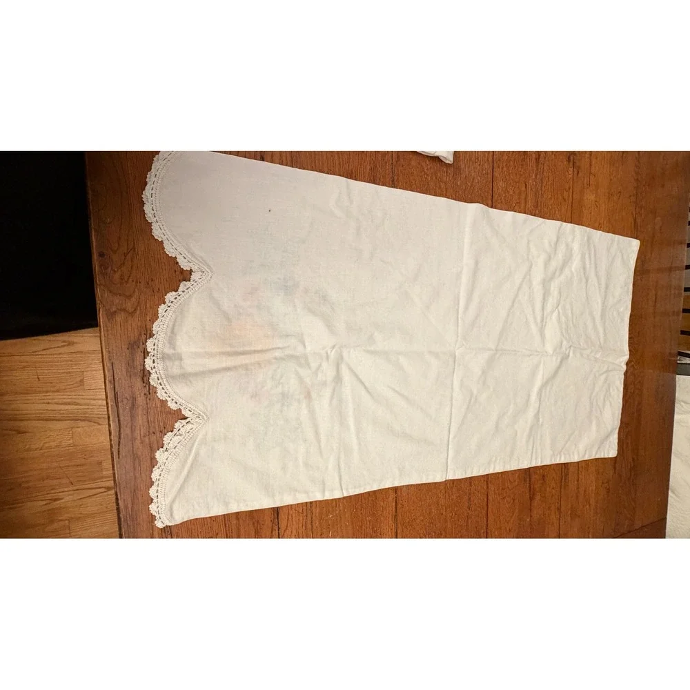 Vtg Hand Embroidered Floral Pillowcases Crochet Lace Pair 17x34